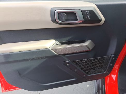 Used 2021 Ford Bronco Wildtrak image 13