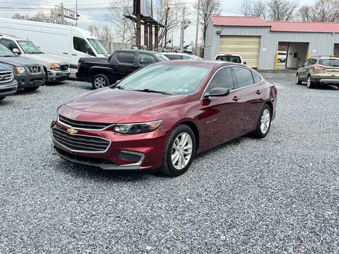 Used 2016 Chevrolet Malibu LT w/ Leather Package FWD image 3