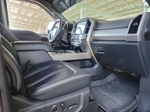 Used 2022 Ford F350 Platinum w/ Tremor Off-Road Package AWD/4WD image 22
