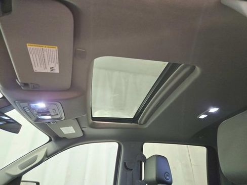 Used 2021 Chevrolet Silverado 1500 LT Trail Boss w/ Convenience Package II image 6