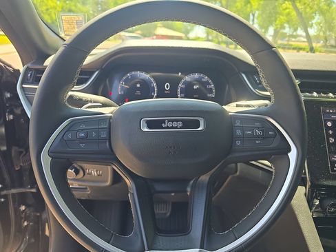 Used 2024 Jeep Grand Cherokee Altitude AWD/4WD image 16