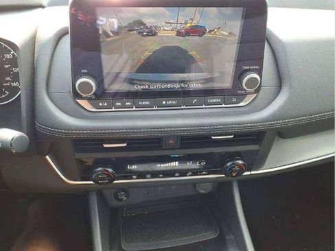 Certified 2026 Nissan Rogue SV FWD image 14