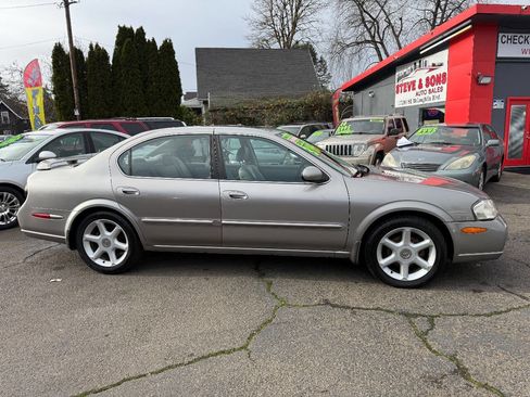 Used 2001 Nissan Maxima SE w/ (W08) Meridian Edition Pkg image 12