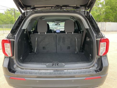 Used 2024 Ford Explorer XLT image 38