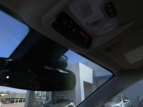 Used 2025 Buick Encore GX Preferred image 47