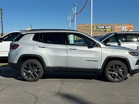 New 2026 Jeep Compass Latitude image 6