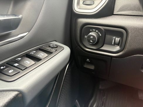 Used 2022 RAM 1500 Big Horn AWD/4WD image 37