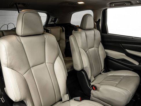 Used 2022 Subaru Ascent Limited w/ Technology Package image 34