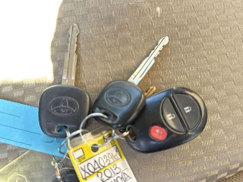 Used 2013 Toyota Tacoma PreRunner w/ SR5 Pkg image 21