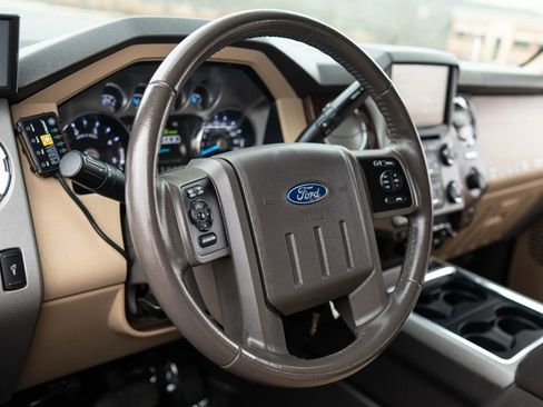 Used 2013 Ford F350 Lariat w/ Chrome Pkg image 30