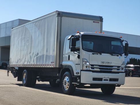 Used 2025 Isuzu FTR 6500 XD RWD image 3