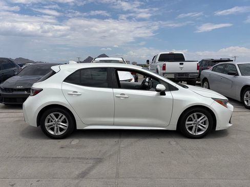 Used 2019 Toyota Corolla SE w/ Carpet Mat Package FWD image 3