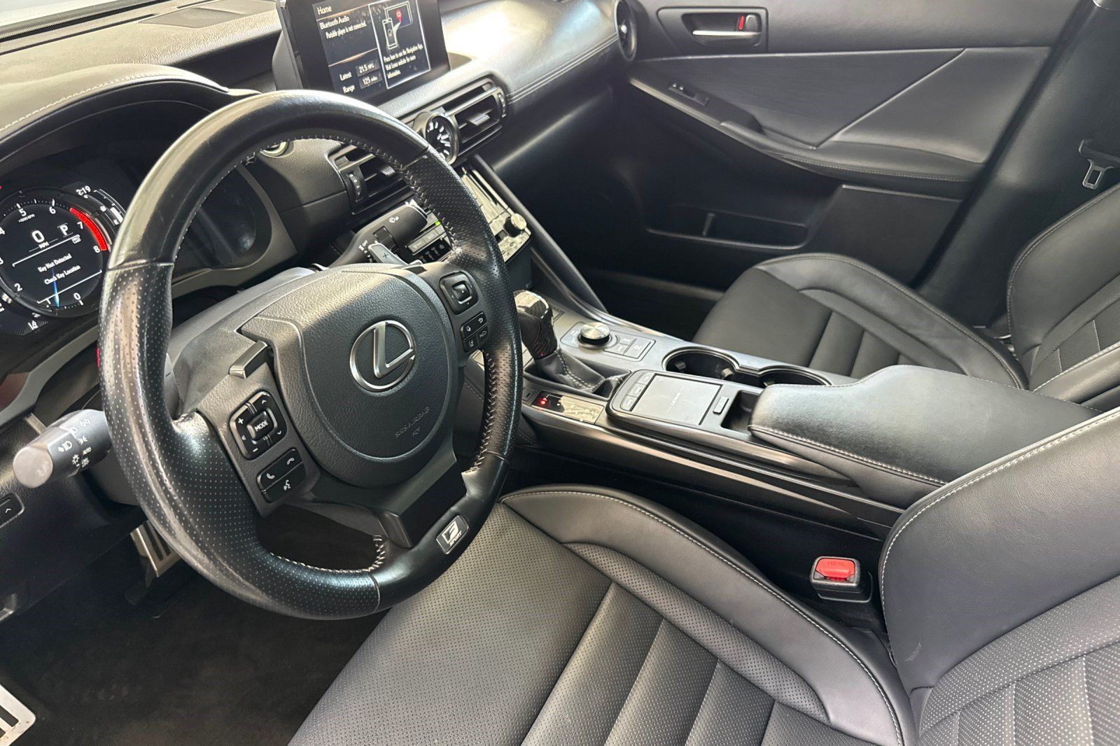 Used 2024 Lexus IS 350 F Sport RWD image 11