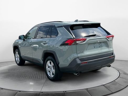 Used 2021 Toyota RAV4 XLE w/ Convenience Package AWD/4WD image 5
