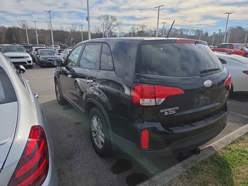 Used 2015 Kia Sorento LX image 6