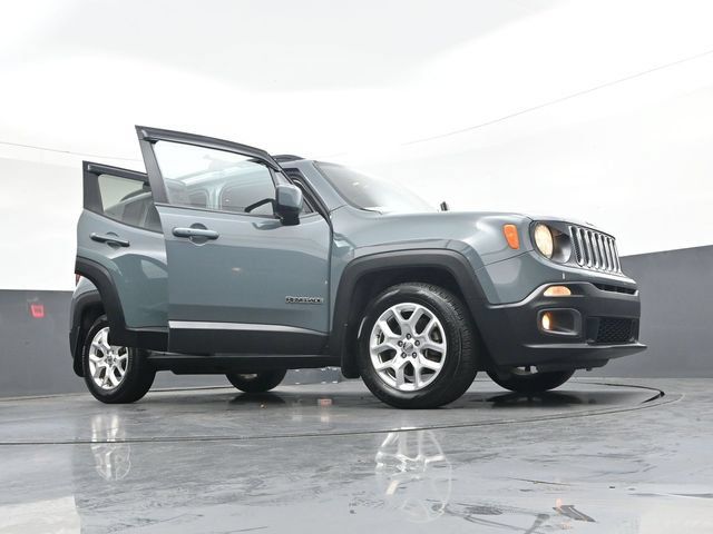 Used 2016 Jeep Renegade Latitude FWD image 43