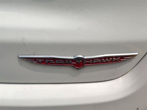 Used 2018 Jeep Compass Trailhawk w/ Leather Interior Group AWD/4WD image 9