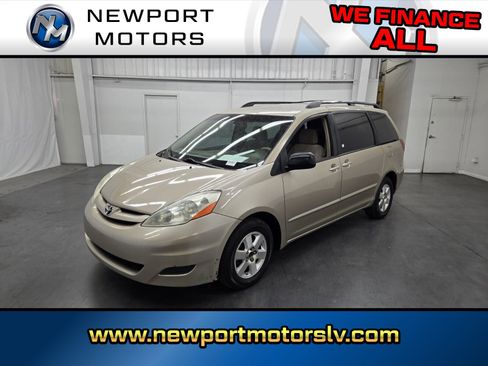 Used 2007 Toyota Sienna LE w/ LE Pkg 4 image 1