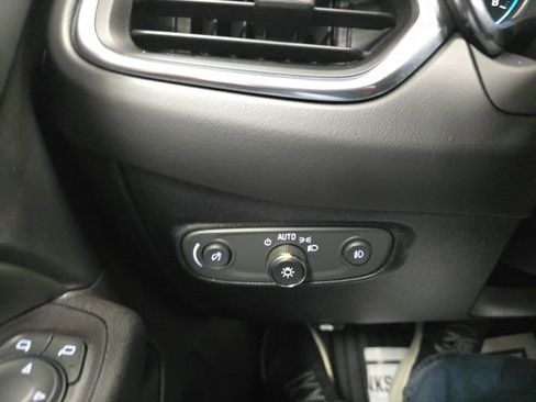 Certified 2018 Chevrolet Equinox Premier image 18