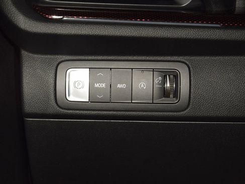 Used 2025 Chevrolet Traverse Z71 w/ Driver Confidence Package AWD/4WD image 34