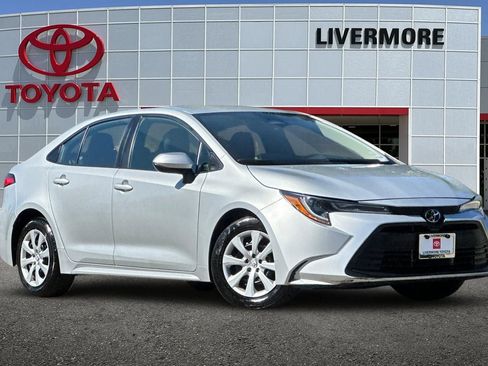 Used 2024 Toyota Corolla LE FWD image 2
