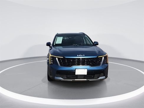 Used 2025 Kia Sorento EX image 3