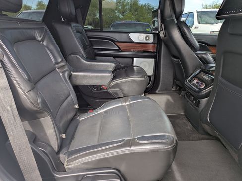 Used 2018 Lincoln Navigator Reserve w/ Technology Package image 27