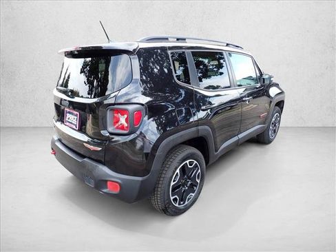 Used 2017 Jeep Renegade Trailhawk AWD/4WD image 4