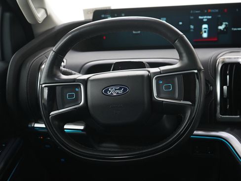 Used 2025 Ford Expedition Max Platinum AWD/4WD image 21