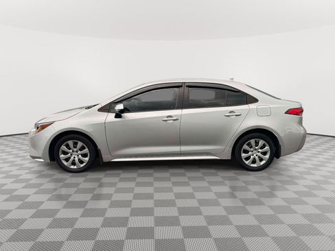 Used 2020 Toyota Corolla LE FWD image 4