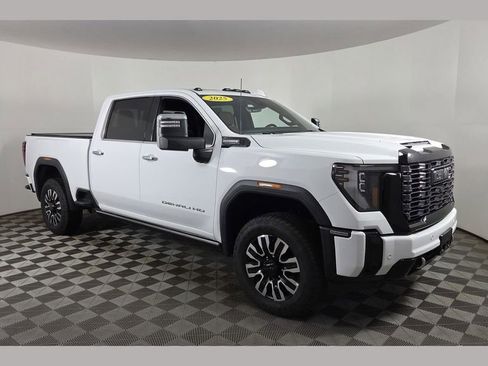 Used 2025 GMC Sierra 2500 Denali Ultimate AWD/4WD image 1