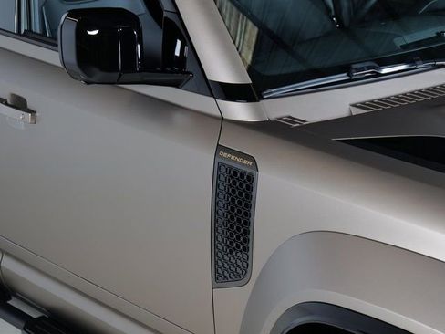 Used 2025 Land Rover Defender 110 AWD/4WD image 29