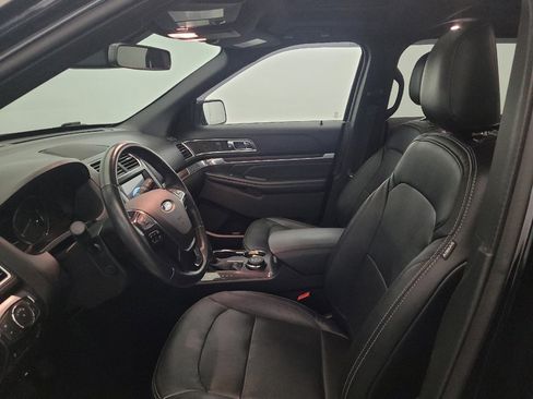 Used 2019 Ford Explorer Limited w/ Ford Safe & Smart Package AWD/4WD image 17