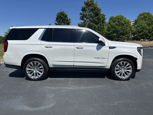 Used 2024 GMC Yukon Denali AWD/4WD image 10