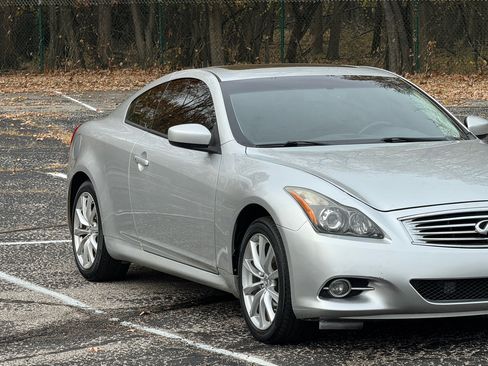Used 2012 INFINITI G37 x w/ Premium Pkg image 16