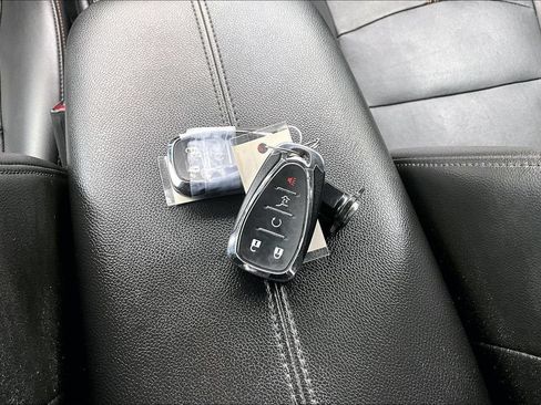 Used 2022 Chevrolet Equinox Premier AWD/4WD image 35