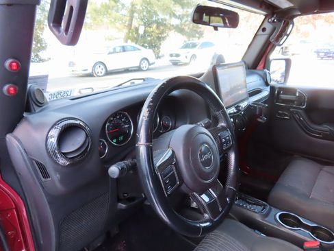 Used 2011 Jeep Wrangler Unlimited Sport image 12