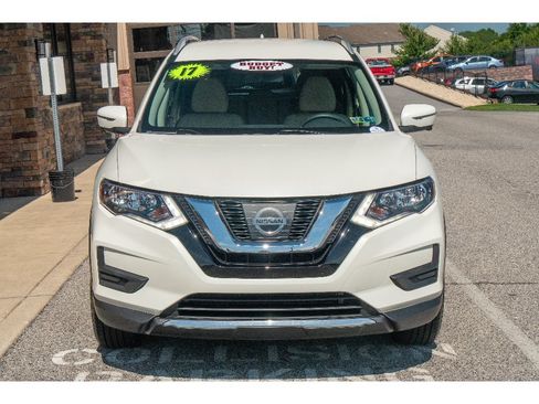Used 2017 Nissan Rogue SV w/ SV Premium Package AWD/4WD image 8
