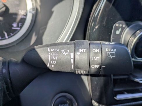 Used 2024 Toyota Highlander XSE image 32