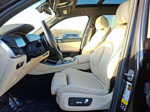 Certified 2022 BMW X5 xDrive40i w/ Premium Package image 13