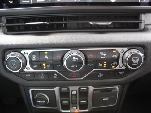 Used 2024 Jeep Wrangler Sport S image 30