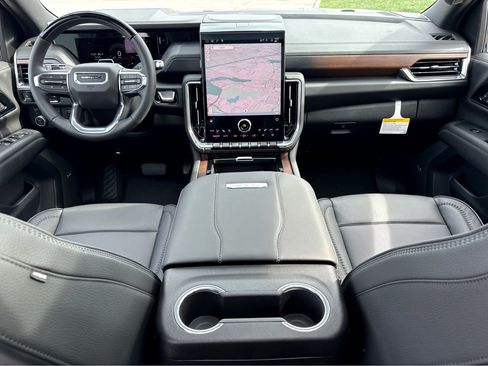 New 2026 GMC Yukon Denali w/ Denali Reserve Package image 13