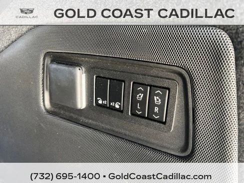 Certified 2021 Cadillac Escalade ESV Sport Platinum AWD/4WD image 17