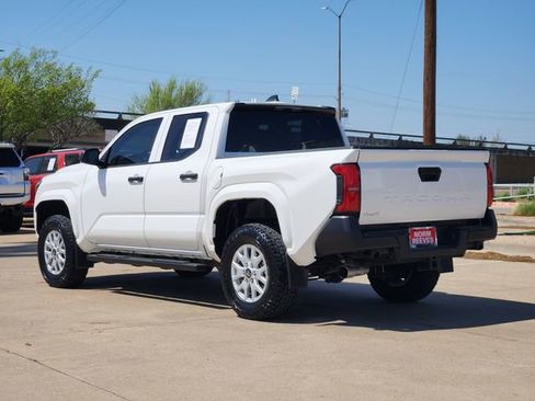 Used 2025 Toyota Tacoma SR image 4