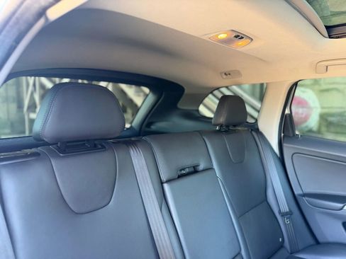 Used 2016 Volvo XC60 T5 Premier w/ Proximity Package AWD/4WD image 27