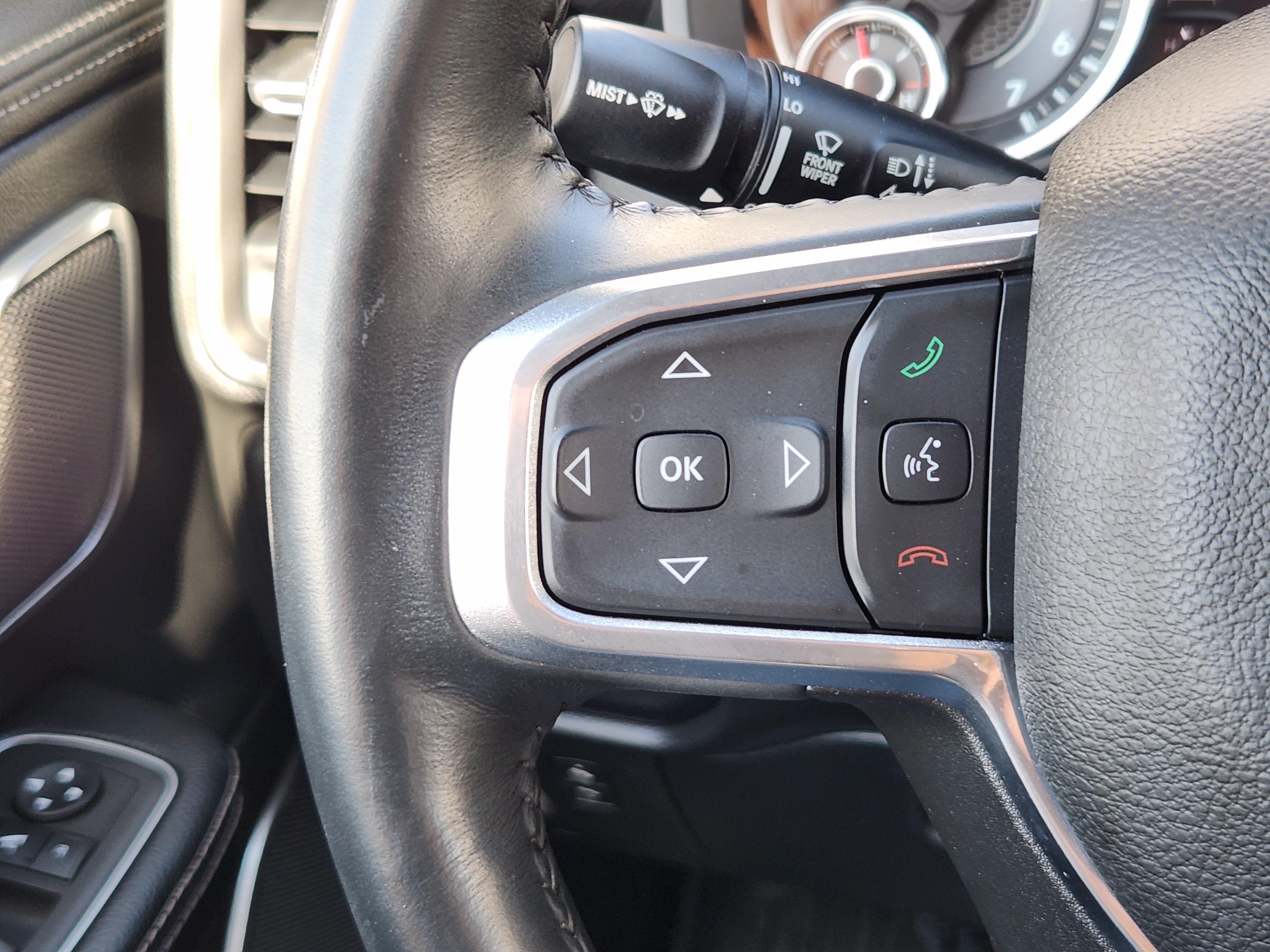 Used 2023 RAM 1500 Laramie AWD/4WD image 26