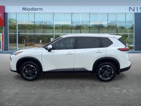 Certified 2025 Nissan Rogue SV w/ SV Premium Package FWD image 8