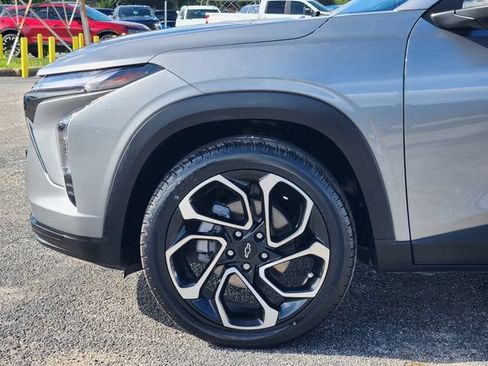 Used 2024 Chevrolet Trax RS w/ Sunroof Package FWD image 8