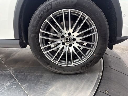 Used 2026 Mercedes-Benz GLC 300 image 9