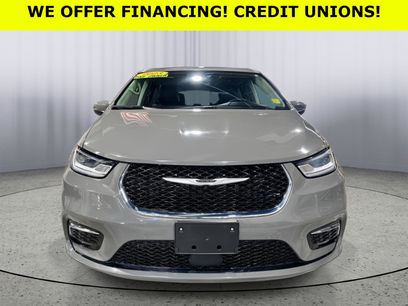 Used 2023 Chrysler Pacifica Touring-L